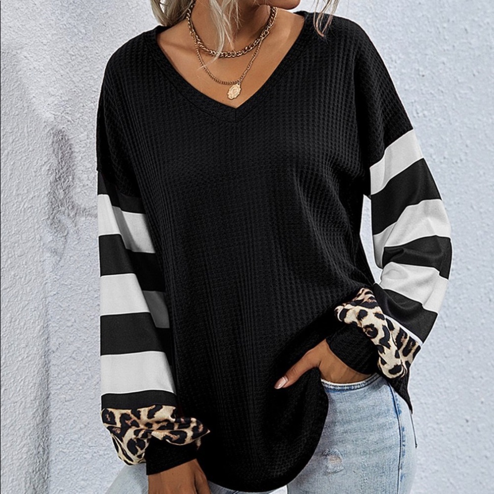Black Stripe & Leopard Waffle Bishop-Sleeve V-Neck - Picture 2 of 8